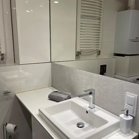 Lägenhet Secret Garden - Wonderful City Centre - Ground Floor - Quiet Location *